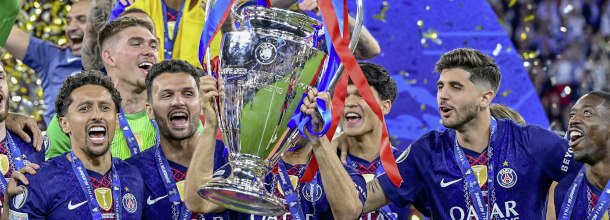 Fussballspieler von PSG feiern den Sieg im Champions League-Finale gegen Arsenal